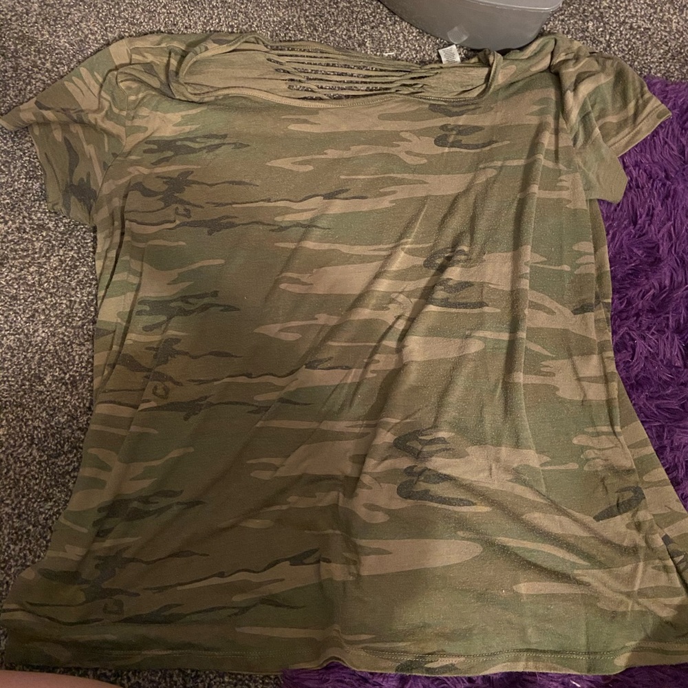 Women’s GreenCamouflage TShirt